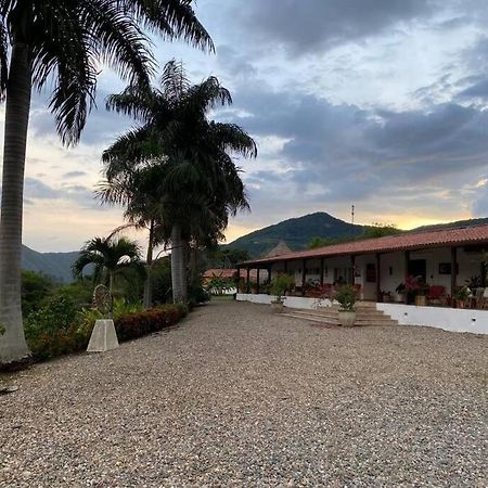 Finca Campestre Con Hermosa Vista Anapoima Ngoại thất bức ảnh